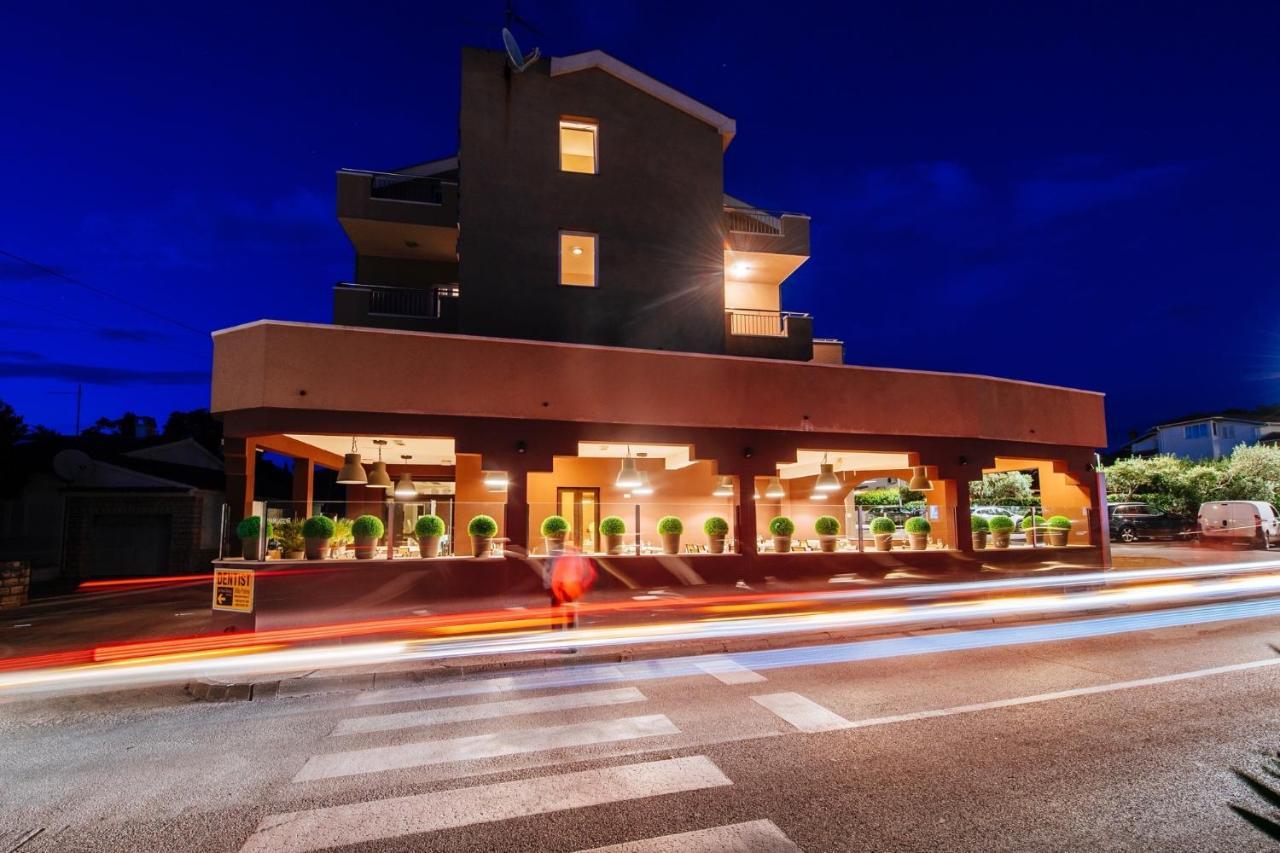 Hotel Terra Novalja Exterior photo