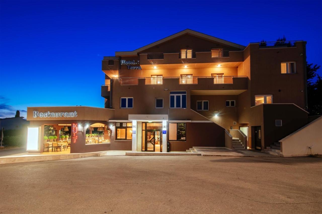 Hotel Terra Novalja Exterior photo